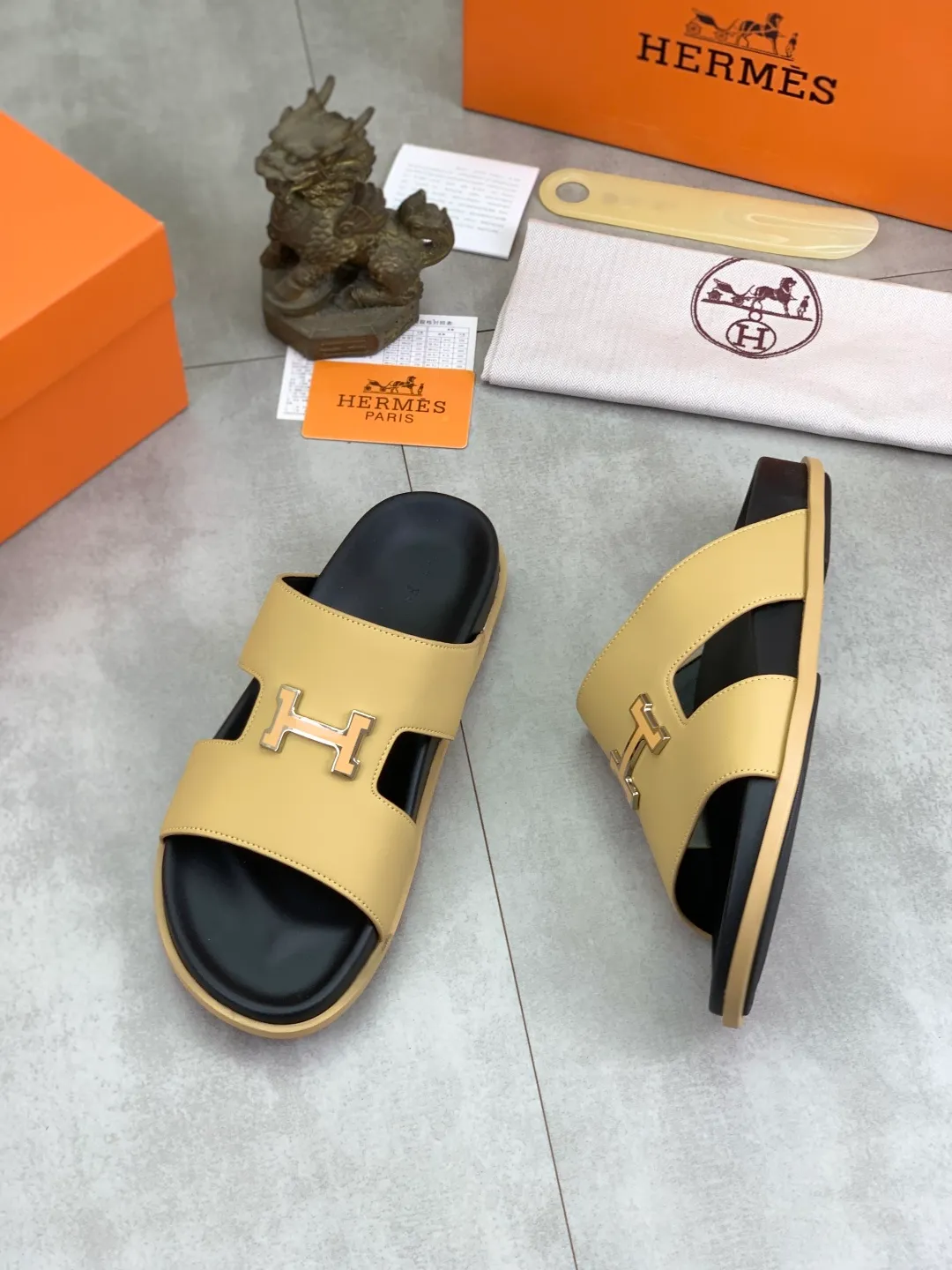 Men's shoes 💰P440 New [HERMES] high-end quality new Hermès slippers, made of imported calfskin, wear-resistant and non-slip rubber outsole. Fashionable and elegant code number: 39-44 (38 45 46 customized)